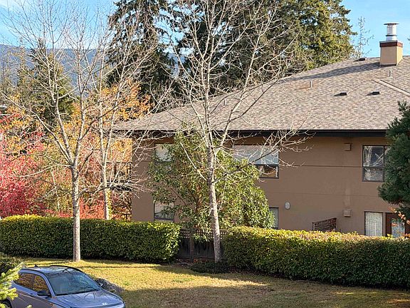 3rd image of 5855 Cowrie St #414