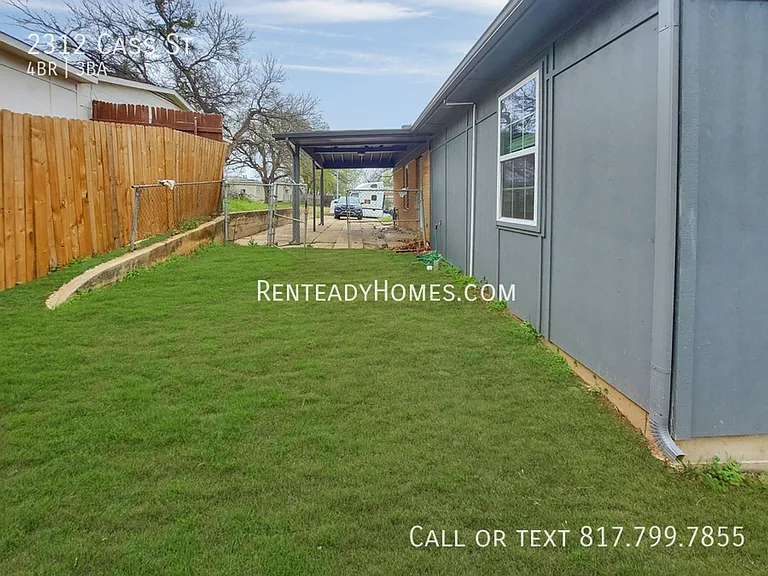 2312 Cass St — Photo 9
