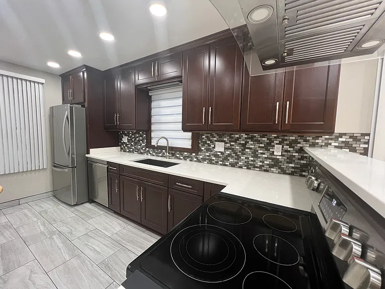 5348 N Lydell Ave — Photo 16