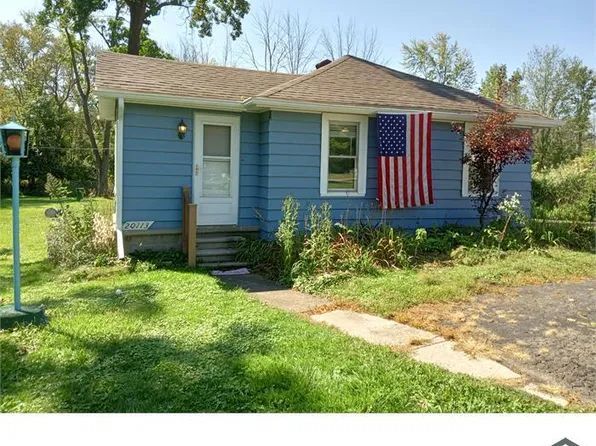 20113 Huron River Dr, Rockwood, MI 48173
