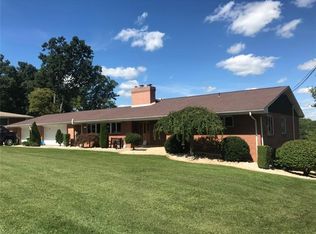 137 Woodridge Rd, Butler, PA 16001