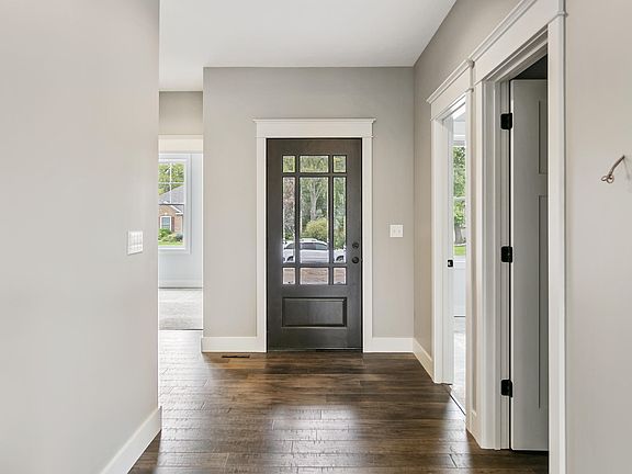3rd image of 15628 Grand Point Dr