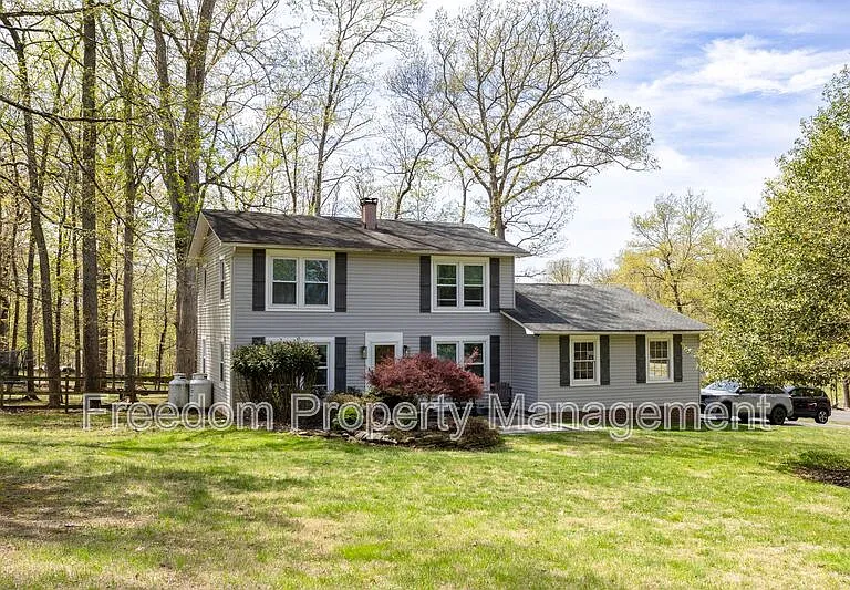 6197 Edwards Dr — Photo 1