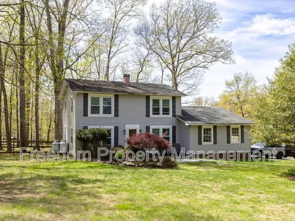 6197 Edwards Dr, Broad Run, VA 20137