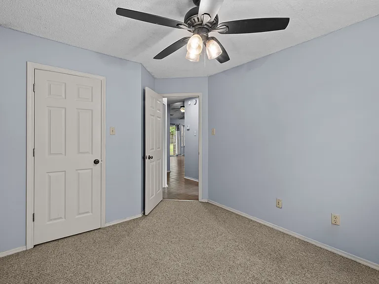 13 Holly Brook Cv — Photo 23