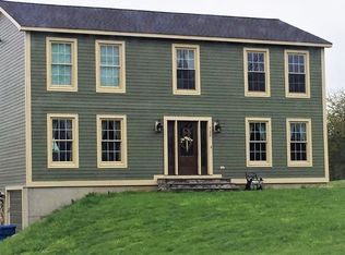 720 E Hill Rd, Oakham, MA 01068