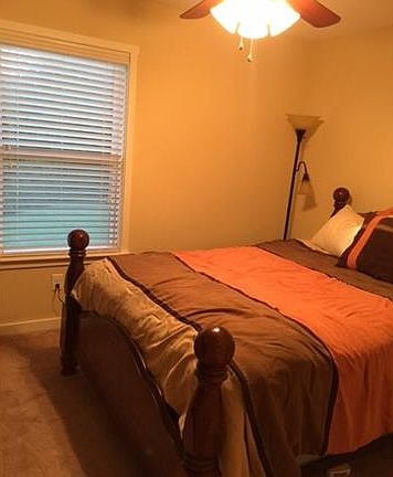 5th image of 610 Cahill Ln #610