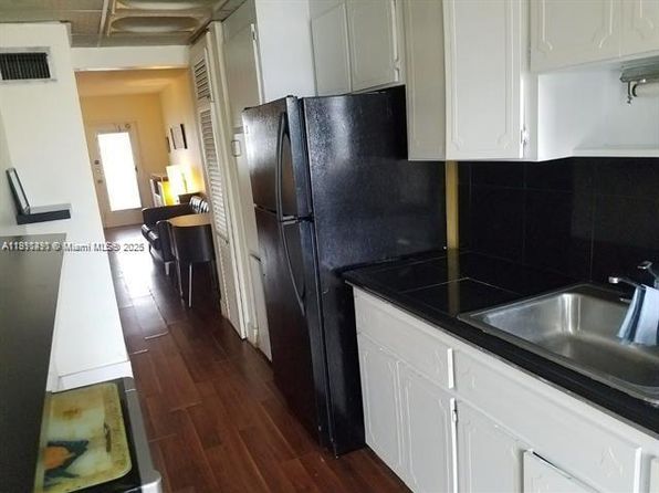 1430 NE 170th St APT 214