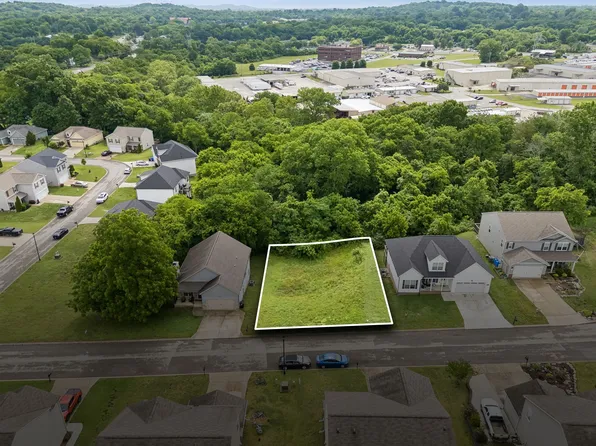 1243 Oxford Village Cv, Columbia, TN 38401