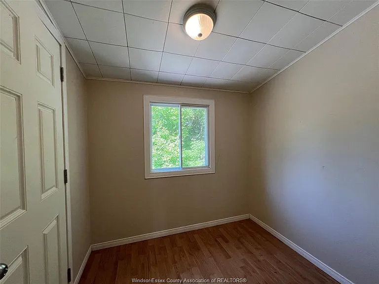 2423 Princess Ave — Photo 15