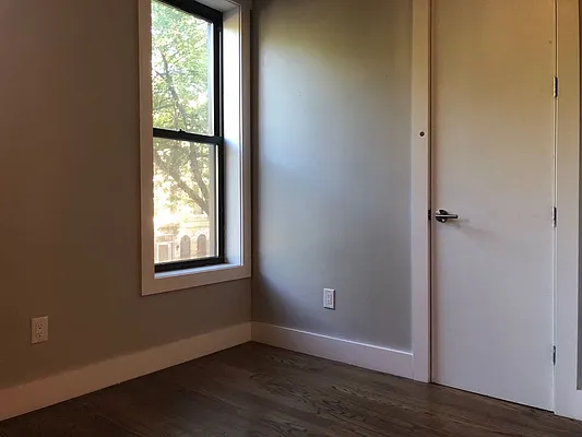 Rented by Premier Metro Realty Corp | media 9