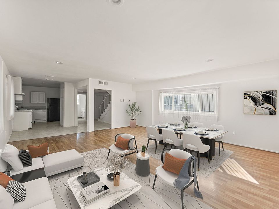 1st image of 5738 Woodman Ave #2