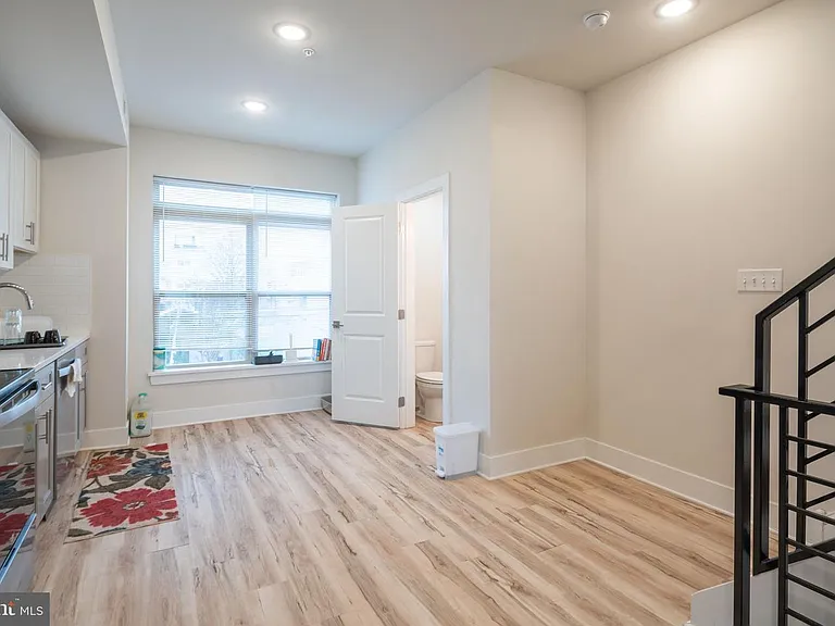2531 N Mascher St #2 — Photo 6