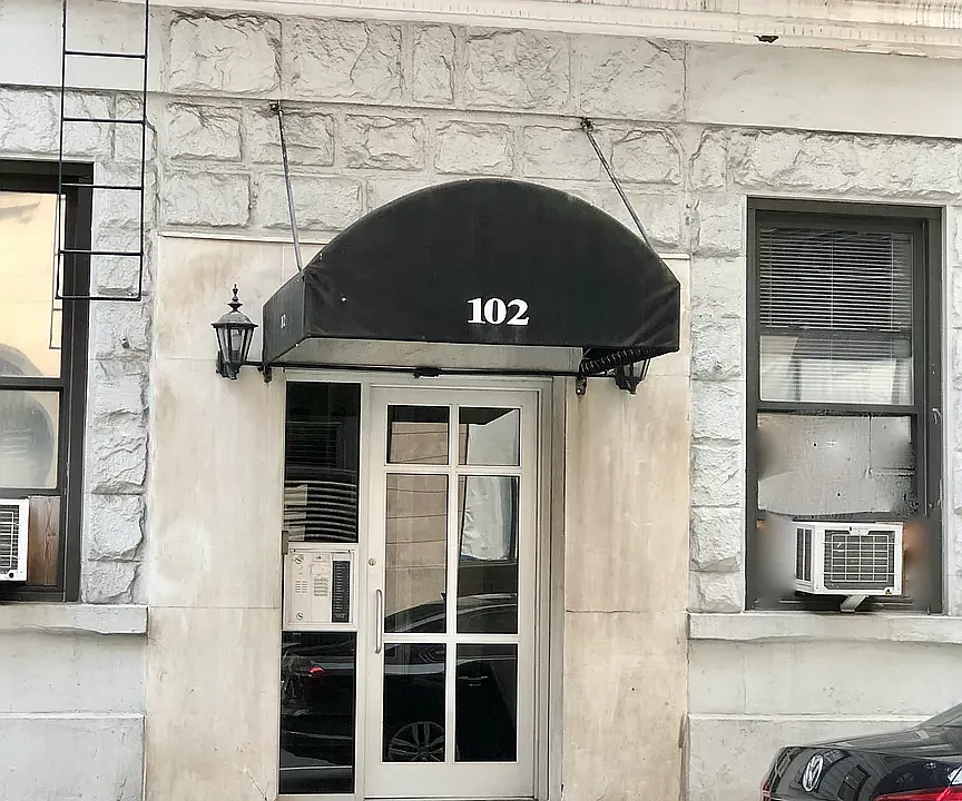 102 E 31st St #1C