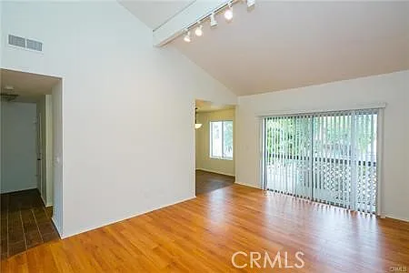 700 W La Veta Ave #R6 — Photo 2