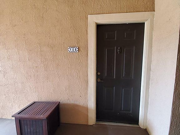 2nd image of 5566 Metrowest Blvd Unit 108