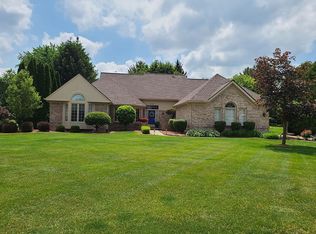 17518 Rolling Woods Cir, Northville, MI