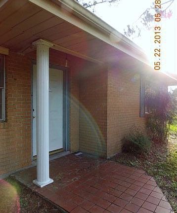 3rd image of 3204 Camellia Ave