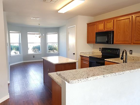 3rd image of 1608 Brookstone Dr