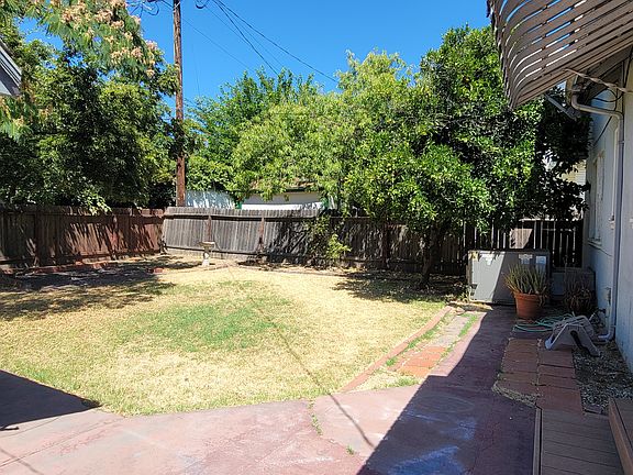 4th image of 2237 Kensington Way