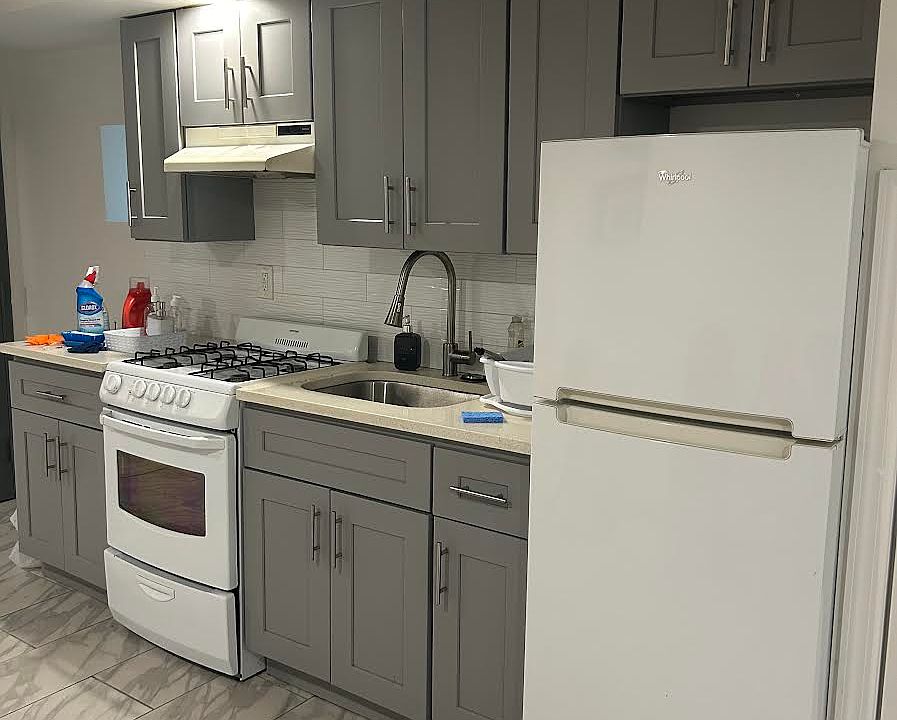 2nd image of 130 Avenue 148 St