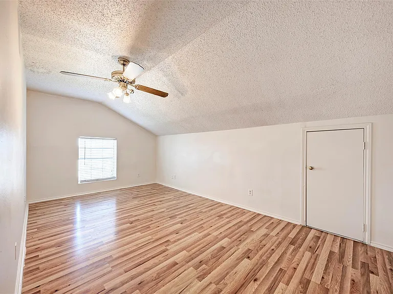 2401 Leon St #300 — Photo 3
