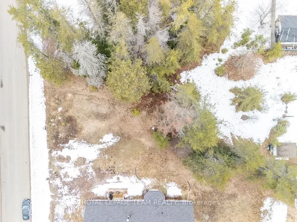 18 Birchview Dr, Madawaska Valley, ON K0J 1B0
