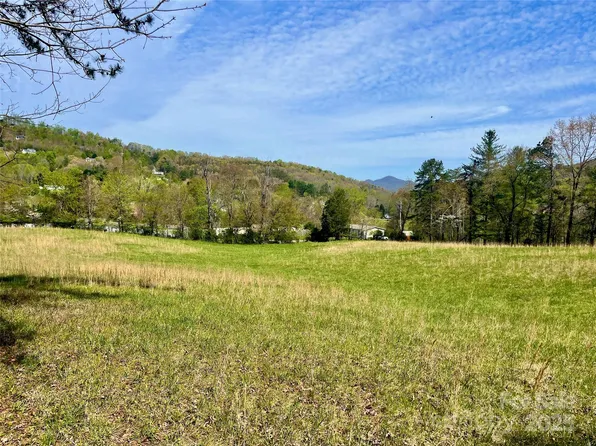 99999 Lollis Rd, Candler, NC 28715