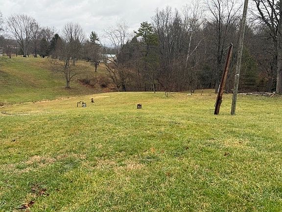 4th image of 1084 Cottageville Rd