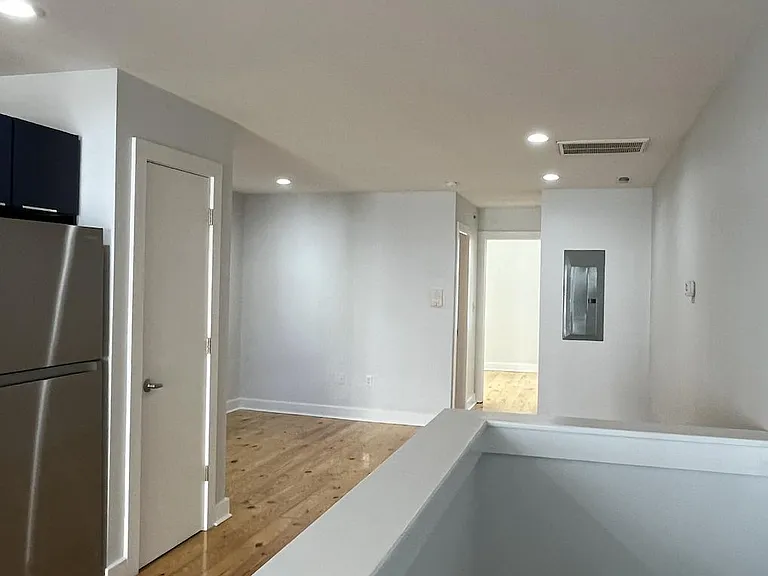 2127 Christian St #3 — Photo 3