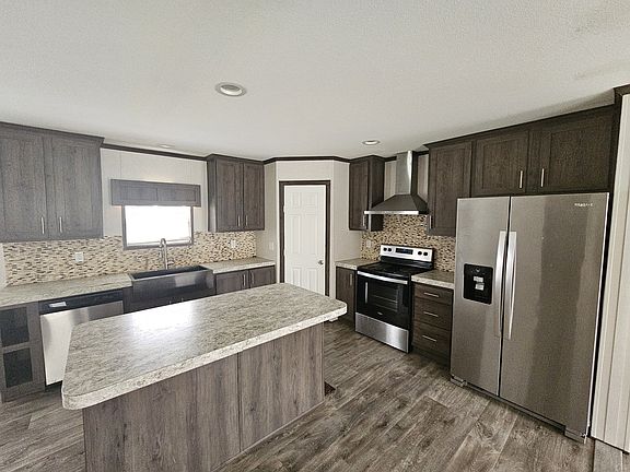 4th image of 339 Pineland Ave #161