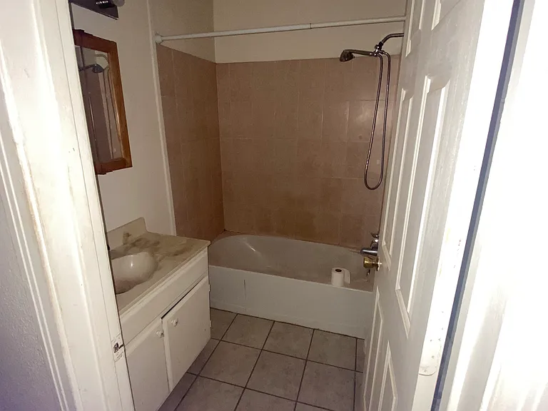3725 Avenue V — Photo 11