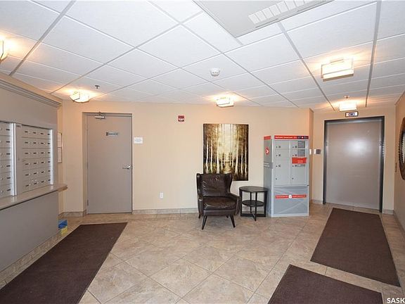3rd image of 115 Willowgrove Cres Unit 102