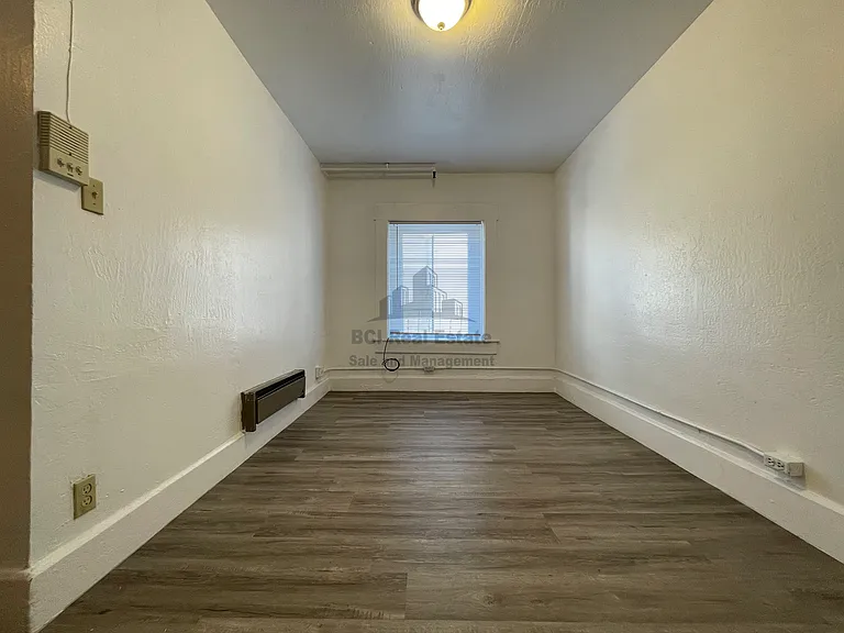 910 Clay St #8 — Photo 5