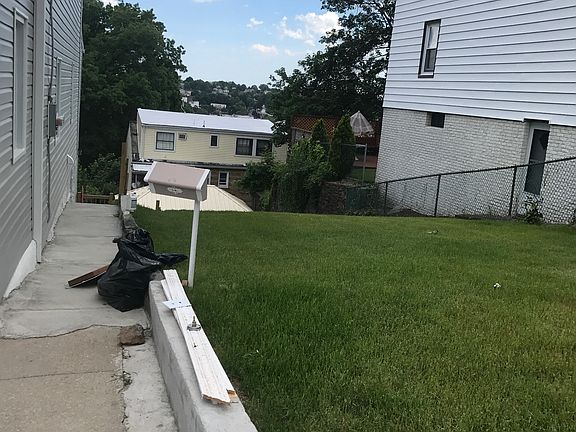 3rd image of 62 Portland Pl