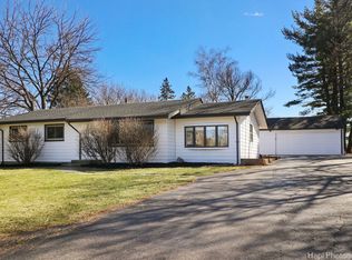 2217 Palatine Rd, Inverness, IL 60067