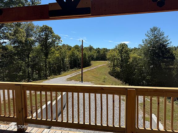 5th image of 386 Higby Pvt Rd