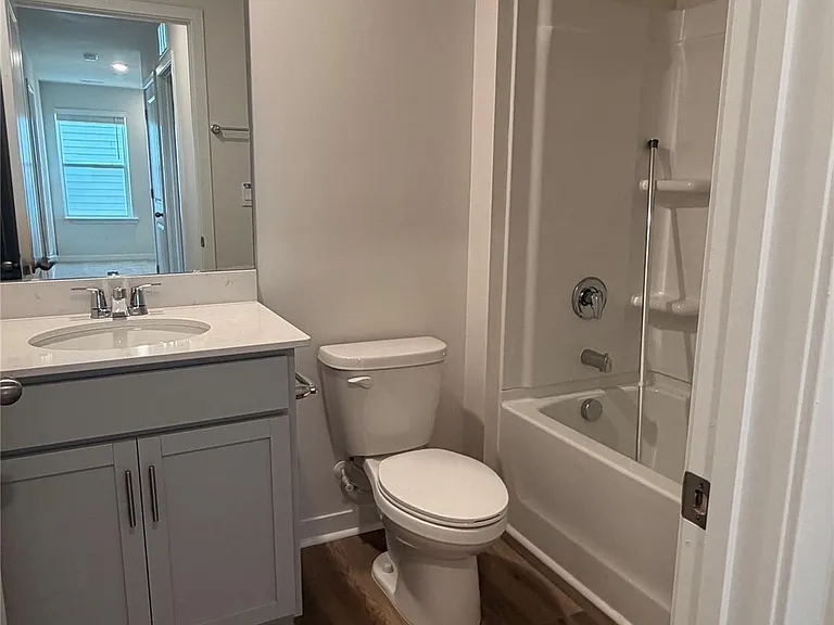 655 13th Avenue Dr NE — Photo 18