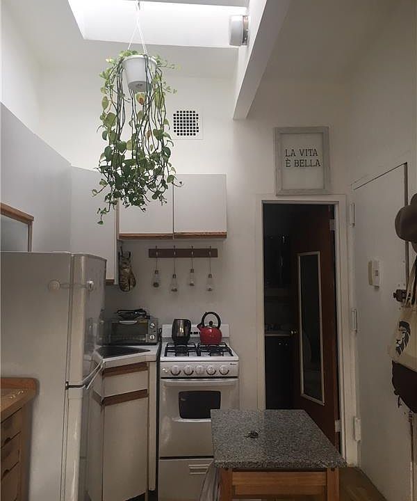 1st image of 517 E 5th St APT 520