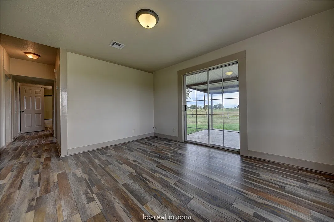 3 bed, 1232 sqft, $1,400 — Photo 2