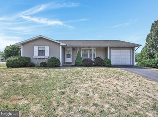 406 4th St, Pine Grove, PA 17963