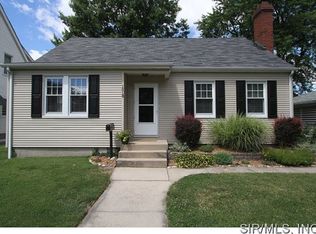 1518 Maple St, Highland, IL 62249