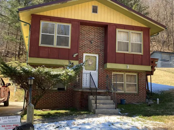 716 Murray Ave, Paintsville, KY 41240