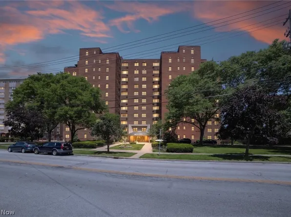 11720 Edgewater Dr APT 204, Lakewood, OH 44107