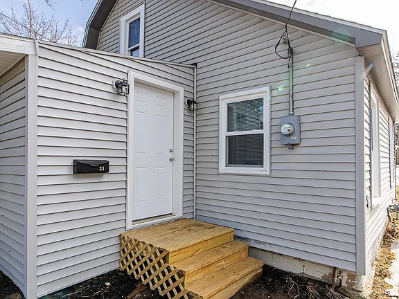 3rd image of 31 Heights Rd