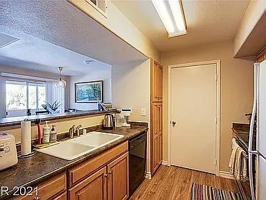 Kitchen with lots of cabinet space