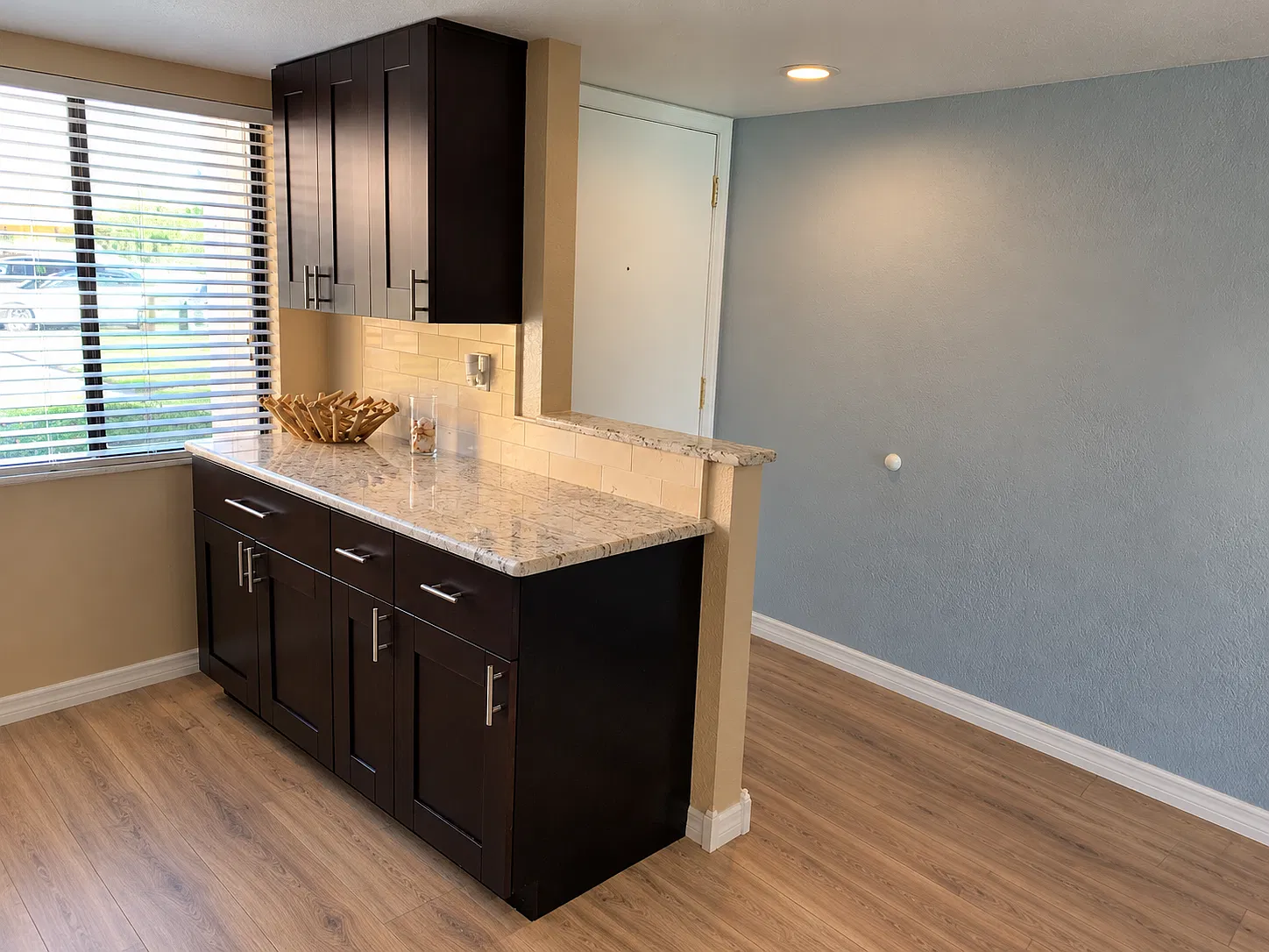 2 bed, 1196 sqft, $2,100 — Photo 4