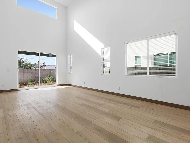 2809 E Trumbull Rd #2 — Photo 8