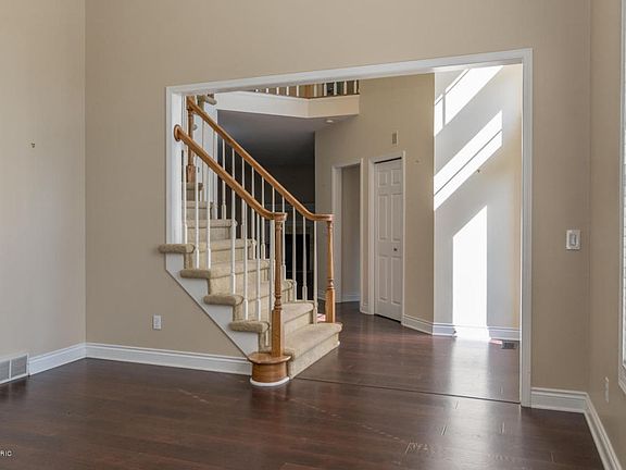 4th image of 7636 Dunross Dr