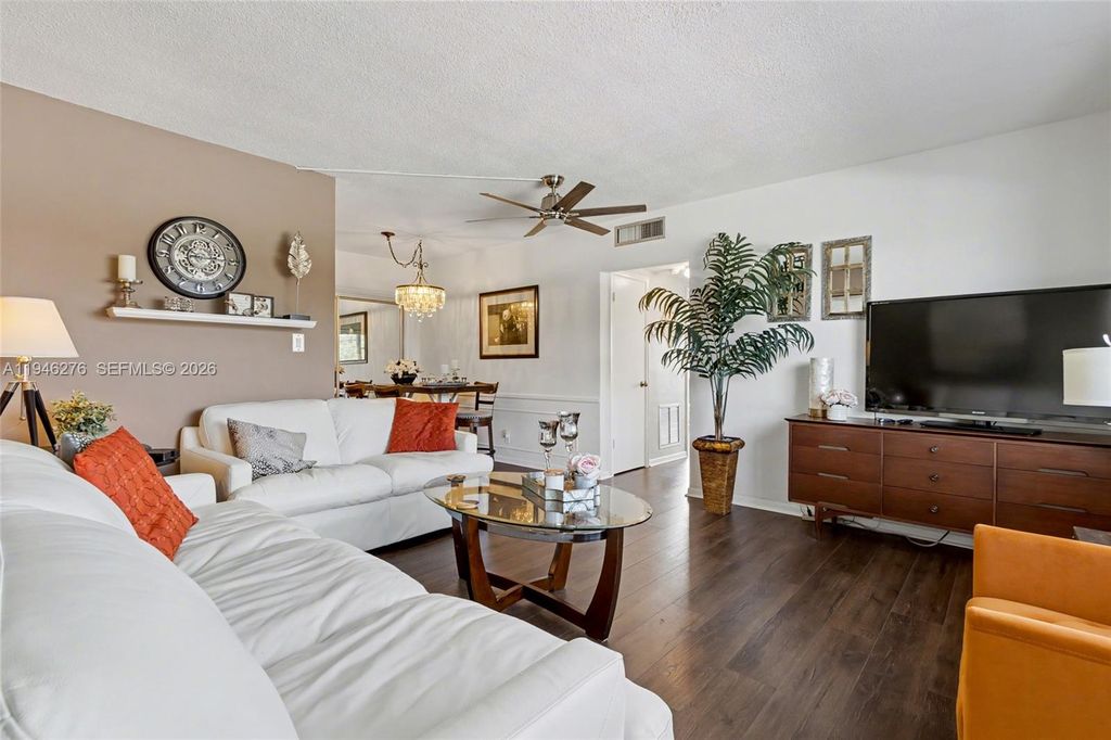 412 S Cypress Rd APT 222, photo 8